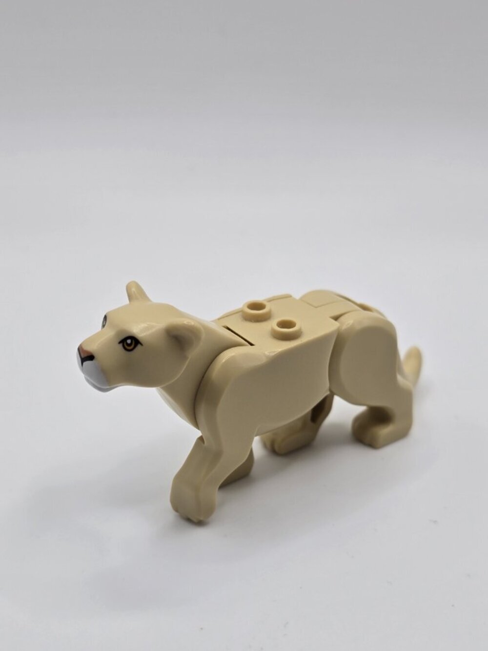 Lego Tan Cat Large Lioness Lion with Bright Light Orange Eyes Minifigure